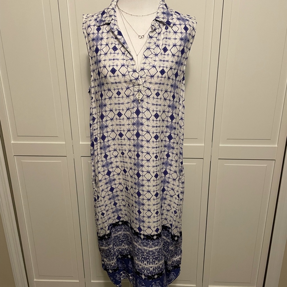 beachlunchlounge White and Blue Sleeveless Printed Midi Dress